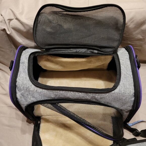 Small Collaspible Pet Carrier - Picture 9 of 10